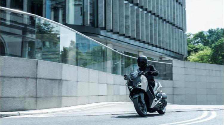 XMAX 300 TECH MAX + (25)